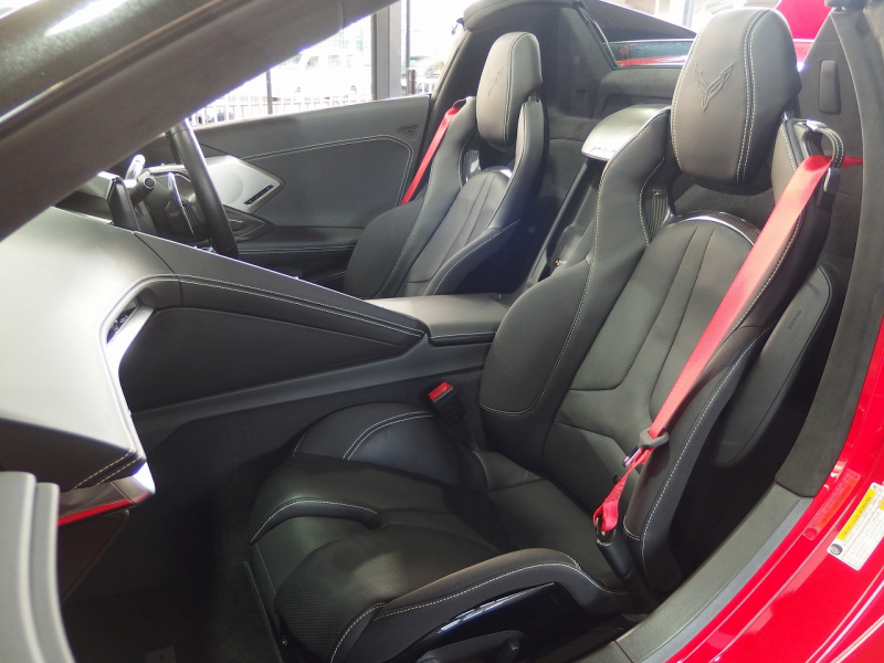 シボレー&nbsp;コルベット&nbsp;コンバーチブル　正規ディーラー車　走行5千km　フロントリフター　純正アルミホイール&nbsp;中古車