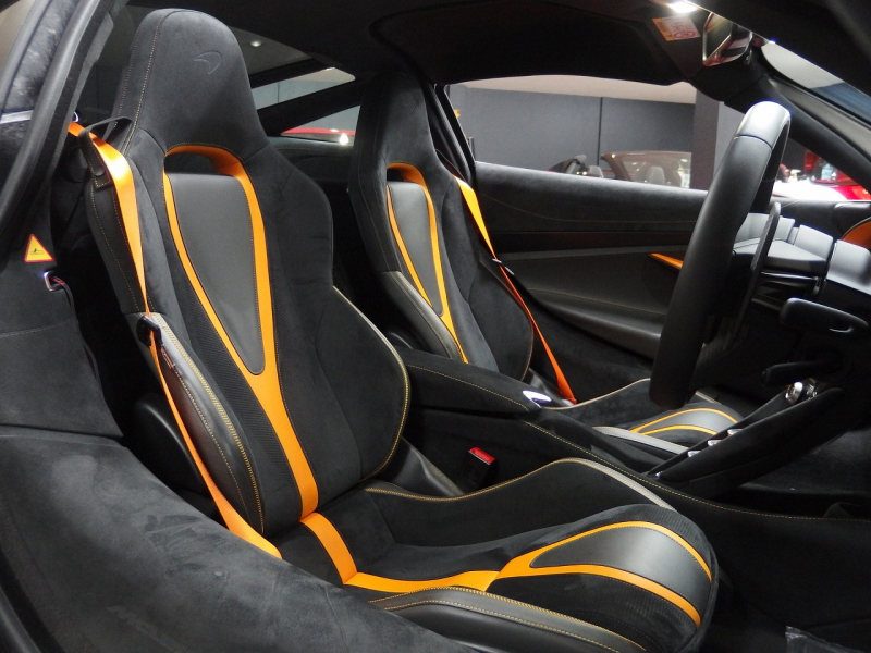 マクラーレン 720S 正規ディーラー車 右ハンドル スポーツエキゾースト フロントリフトシステム 純正鍛造アルミホイール 中古車