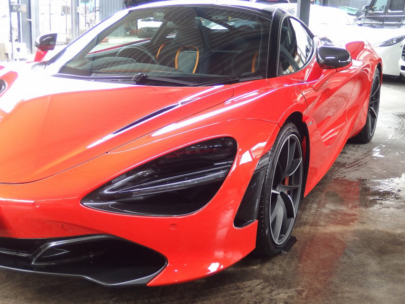 マクラーレン 720S 正規ディーラー車 右ハンドル スポーツエキゾースト フロントリフトシステム 純正鍛造アルミホイール 中古車