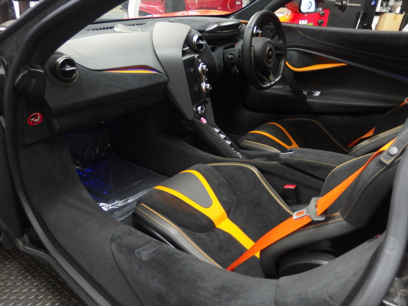マクラーレン 720S 正規ディーラー車 右ハンドル スポーツエキゾースト フロントリフトシステム 純正鍛造アルミホイール 中古車