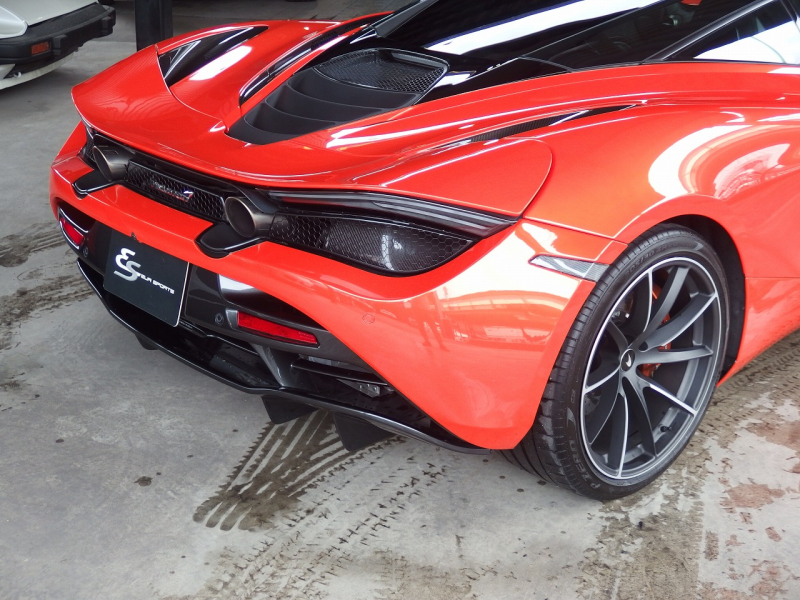 マクラーレン 720S 正規ディーラー車 右ハンドル スポーツエキゾースト フロントリフトシステム 純正鍛造アルミホイール 中古車