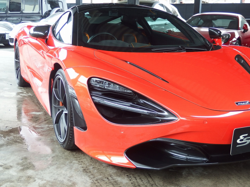 マクラーレン 720S 正規ディーラー車 右ハンドル スポーツエキゾースト フロントリフトシステム 純正鍛造アルミホイール 中古車
