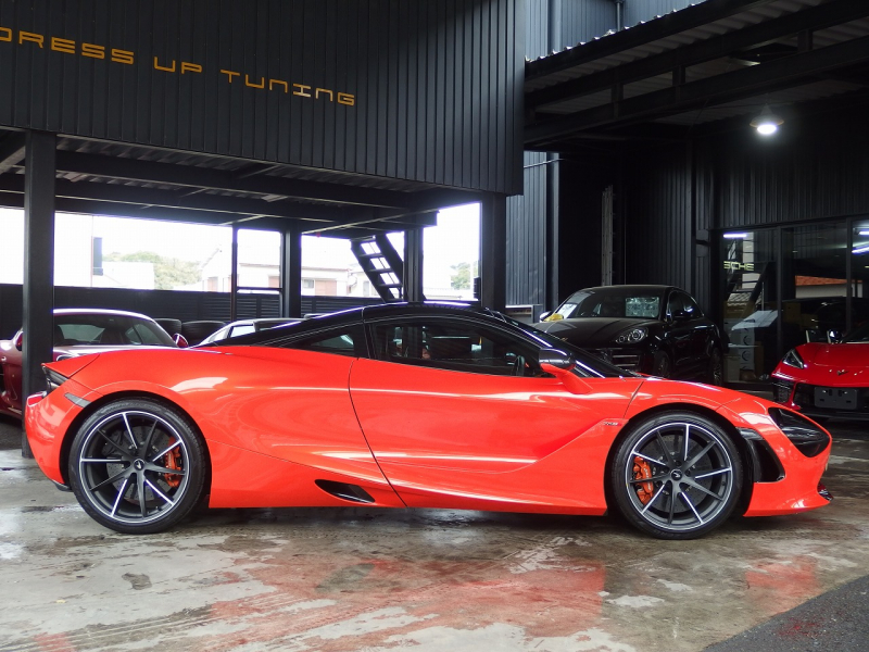 マクラーレン 720S 正規ディーラー車 右ハンドル スポーツエキゾースト フロントリフトシステム 純正鍛造アルミホイール 中古車