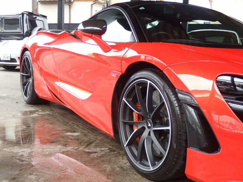 マクラーレン 720S 正規ディーラー車 右ハンドル スポーツエキゾースト フロントリフトシステム 純正鍛造アルミホイール 中古車
