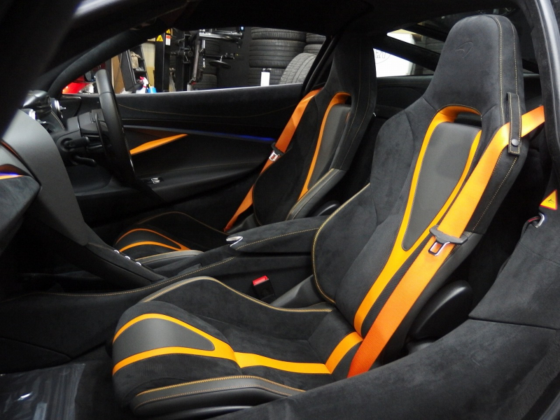 マクラーレン 720S 正規ディーラー車 右ハンドル スポーツエキゾースト フロントリフトシステム 純正鍛造アルミホイール 中古車