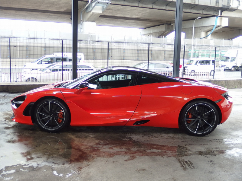 マクラーレン 720S 正規ディーラー車 右ハンドル スポーツエキゾースト フロントリフトシステム 純正鍛造アルミホイール 中古車