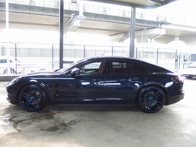 ポルシェ&nbsp;パナメーラ&nbsp;正規ディーラー車　社外22インチアルミ　エアサス　LEDヘッドライト　ポルシェエントリドライブ&nbsp;中古車