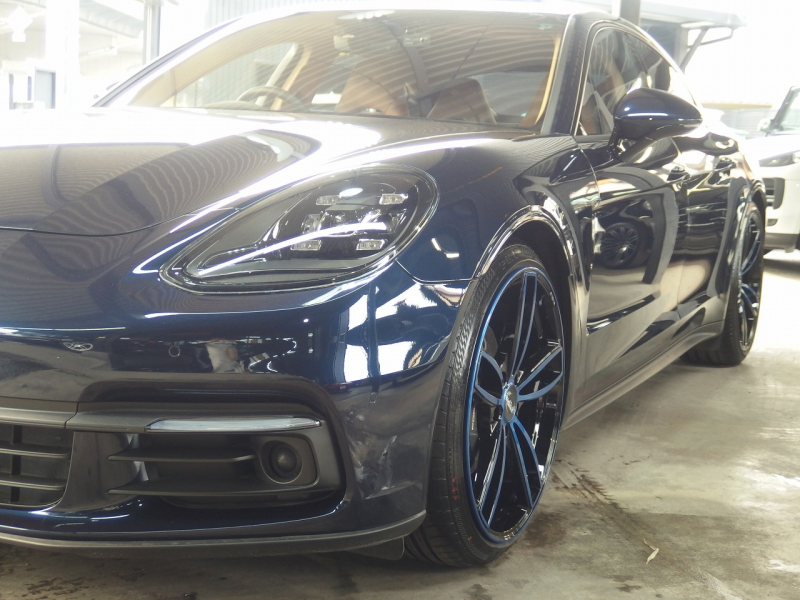 ポルシェ&nbsp;パナメーラ&nbsp;正規ディーラー車　社外22インチアルミ　エアサス　LEDヘッドライト　ポルシェエントリドライブ&nbsp;中古車