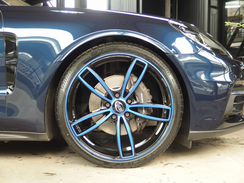 ポルシェ&nbsp;パナメーラ&nbsp;正規ディーラー車　社外22インチアルミ　エアサス　LEDヘッドライト　ポルシェエントリドライブ&nbsp;中古車