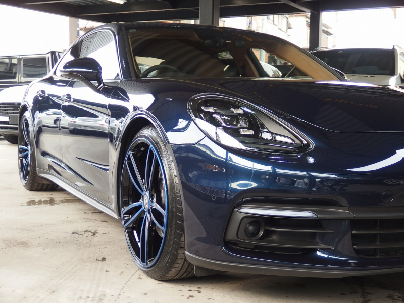 ポルシェ&nbsp;パナメーラ&nbsp;正規ディーラー車　社外22インチアルミ　エアサス　LEDヘッドライト　ポルシェエントリドライブ&nbsp;中古車