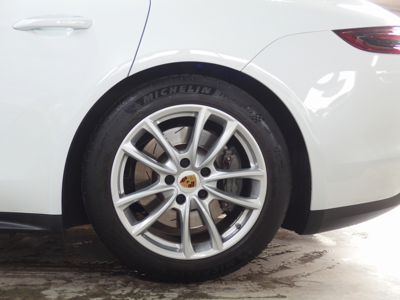 ポルシェ&nbsp;パナメーラ スポーツツーリスモ&nbsp;4S 正規ディーラー車 純正19インチアルミ エアサス LEDヘッドライト パノラマルーフ&nbsp;中古車