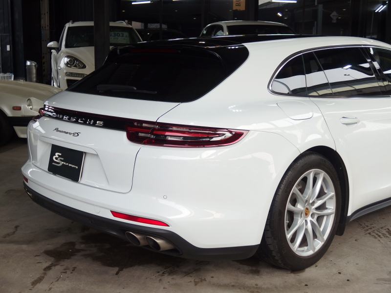ポルシェ&nbsp;パナメーラ スポーツツーリスモ&nbsp;4S 正規ディーラー車 純正19インチアルミ エアサス LEDヘッドライト パノラマルーフ&nbsp;中古車