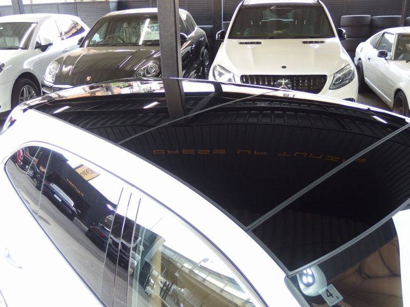 ポルシェ&nbsp;パナメーラ スポーツツーリスモ&nbsp;4S 正規ディーラー車 純正19インチアルミ エアサス LEDヘッドライト パノラマルーフ&nbsp;中古車