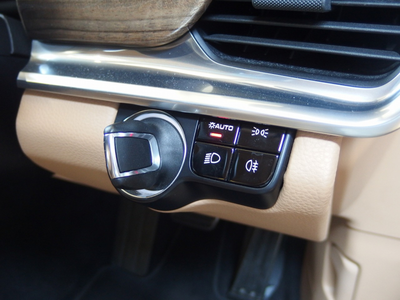 ポルシェ&nbsp;パナメーラ スポーツツーリスモ&nbsp;4S 正規ディーラー車 純正19インチアルミ エアサス LEDヘッドライト パノラマルーフ&nbsp;中古車