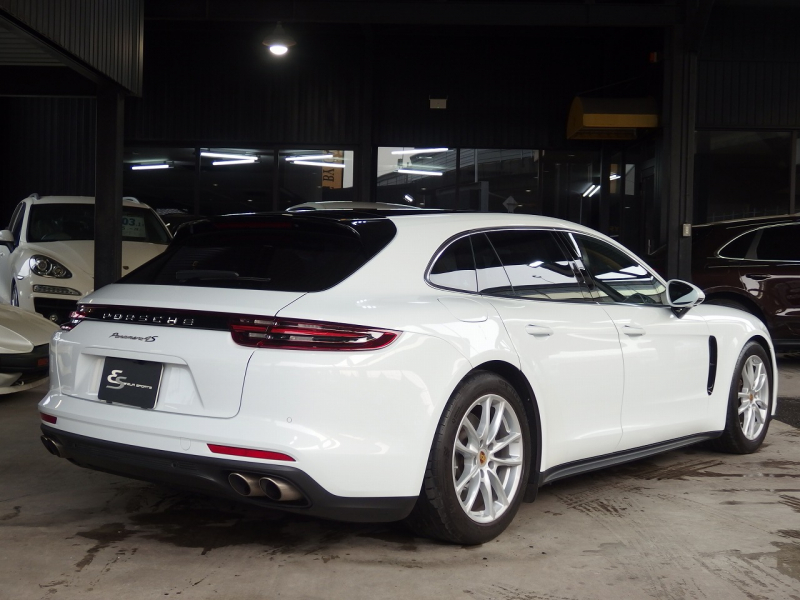 ポルシェ&nbsp;パナメーラ スポーツツーリスモ&nbsp;4S 正規ディーラー車 純正19インチアルミ エアサス LEDヘッドライト パノラマルーフ&nbsp;中古車