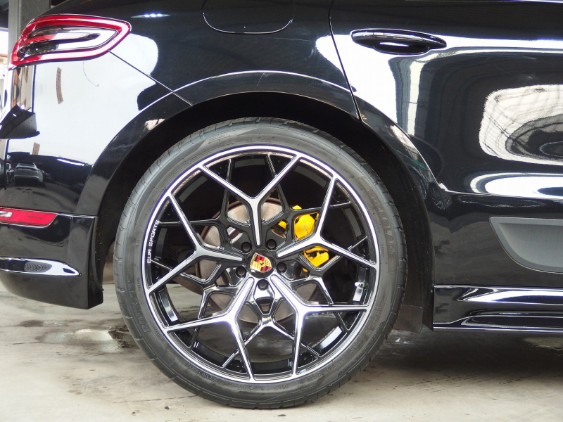 ポルシェ&nbsp;マカン&nbsp;S　EUR-GTエアロ　ESダウンサス　ES22インチアルミ&nbsp;中古車