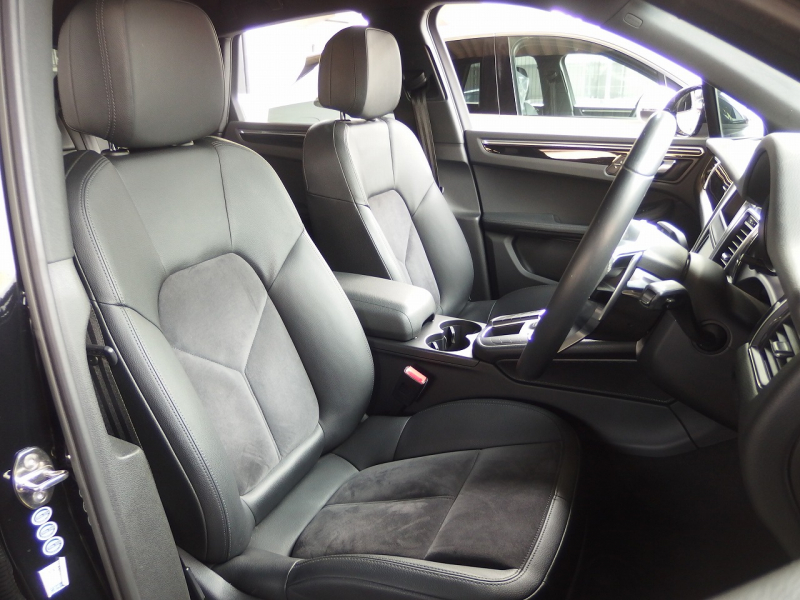 ポルシェ&nbsp;マカン&nbsp;S　EUR-GTエアロ　ESダウンサス　ES22インチアルミ&nbsp;中古車