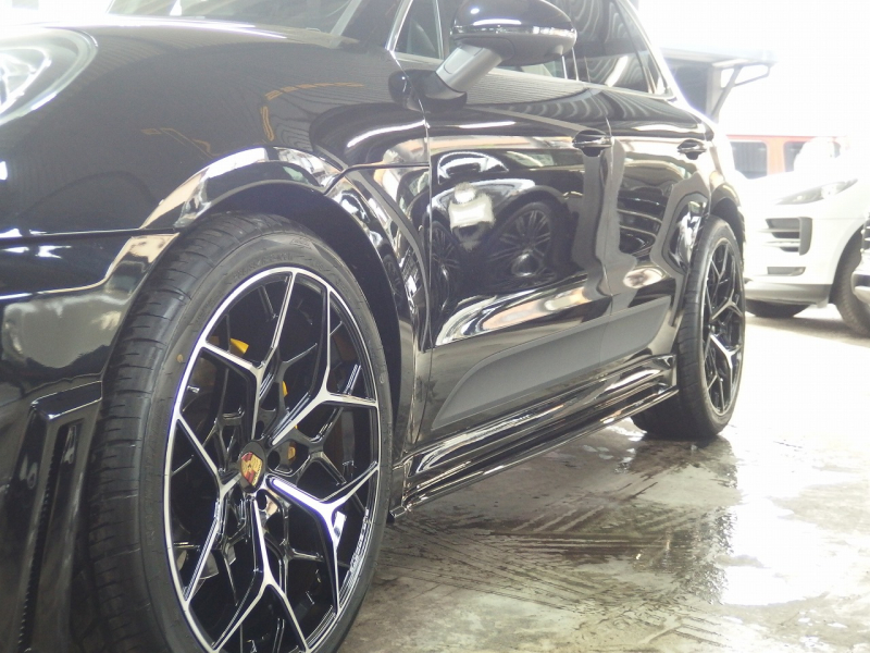 ポルシェ&nbsp;マカン&nbsp;S　EUR-GTエアロ　ESダウンサス　ES22インチアルミ&nbsp;中古車