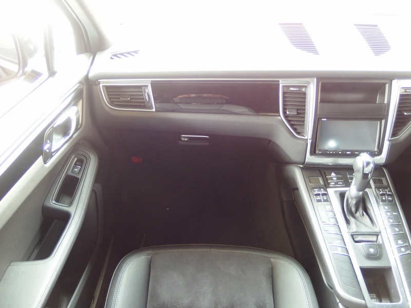 ポルシェ&nbsp;マカン&nbsp;S　EUR-GTエアロ　ESダウンサス　ES22インチアルミ&nbsp;中古車