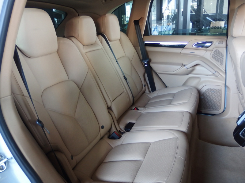 ポルシェ&nbsp;カイエン&nbsp;S　スポーツクロノPKG　ポルシェエントリドライブ　シートヒーター　BOSE&nbsp;中古車