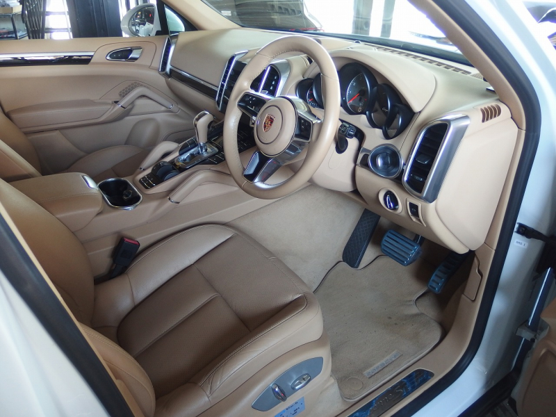 ポルシェ&nbsp;カイエン&nbsp;S　スポーツクロノPKG　ポルシェエントリドライブ　シートヒーター　BOSE&nbsp;中古車