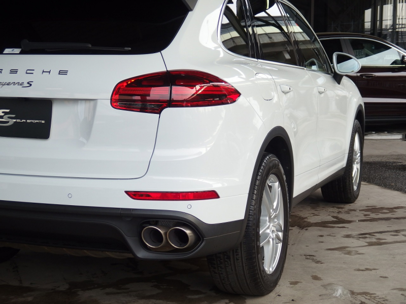 ポルシェ&nbsp;カイエン&nbsp;S　スポーツクロノPKG　ポルシェエントリドライブ　シートヒーター　BOSE&nbsp;中古車