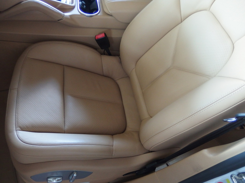 ポルシェ&nbsp;カイエン&nbsp;S　スポーツクロノPKG　ポルシェエントリドライブ　シートヒーター　BOSE&nbsp;中古車