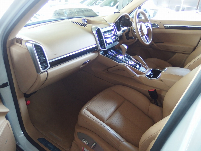 ポルシェ&nbsp;カイエン&nbsp;S　スポーツクロノPKG　ポルシェエントリドライブ　シートヒーター　BOSE&nbsp;中古車