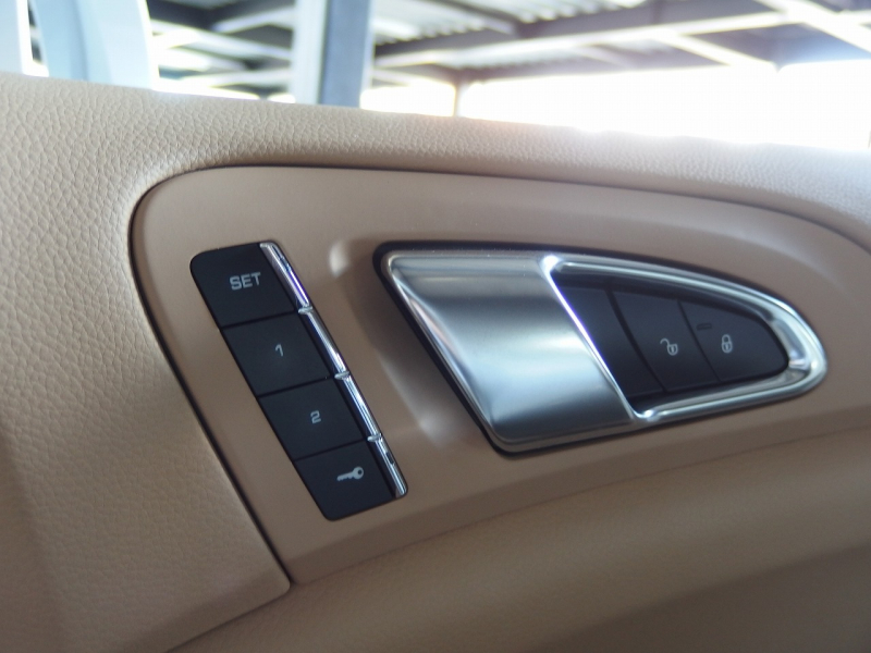 ポルシェ&nbsp;カイエン&nbsp;S　スポーツクロノPKG　ポルシェエントリドライブ　シートヒーター　BOSE&nbsp;中古車