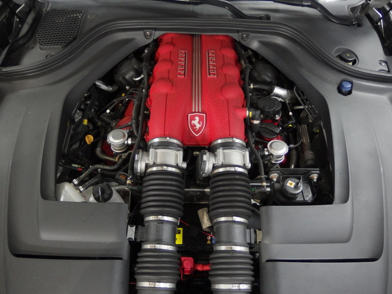 フェラーリ&nbsp;カリフォルニア&nbsp;F1　DCT　正規ディーラー車　左ハンドル　マットブラックフルラッピング　20インチアルミ　&nbsp;中古車