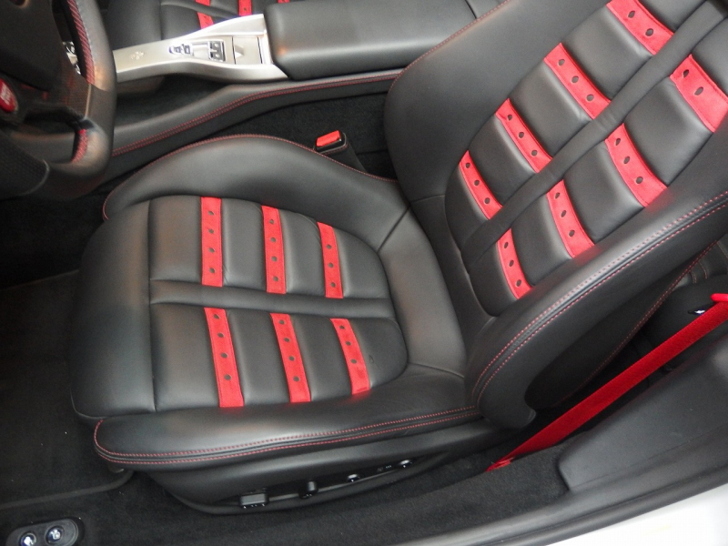 フェラーリ&nbsp;カリフォルニア&nbsp;F1　DCT　正規ディーラー車　左ハンドル　マットブラックフルラッピング　20インチアルミ　&nbsp;中古車