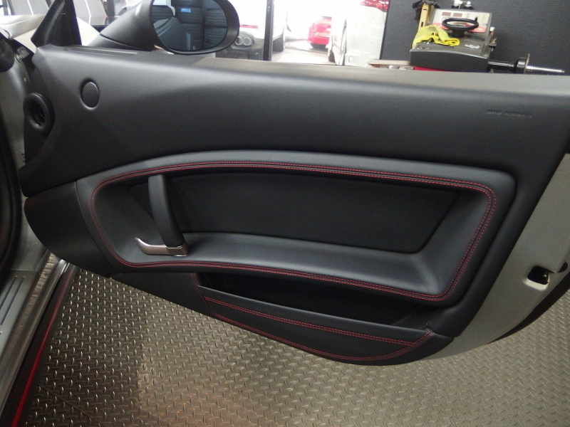 フェラーリ&nbsp;カリフォルニア&nbsp;F1　DCT　正規ディーラー車　左ハンドル　マットブラックフルラッピング　20インチアルミ　&nbsp;中古車