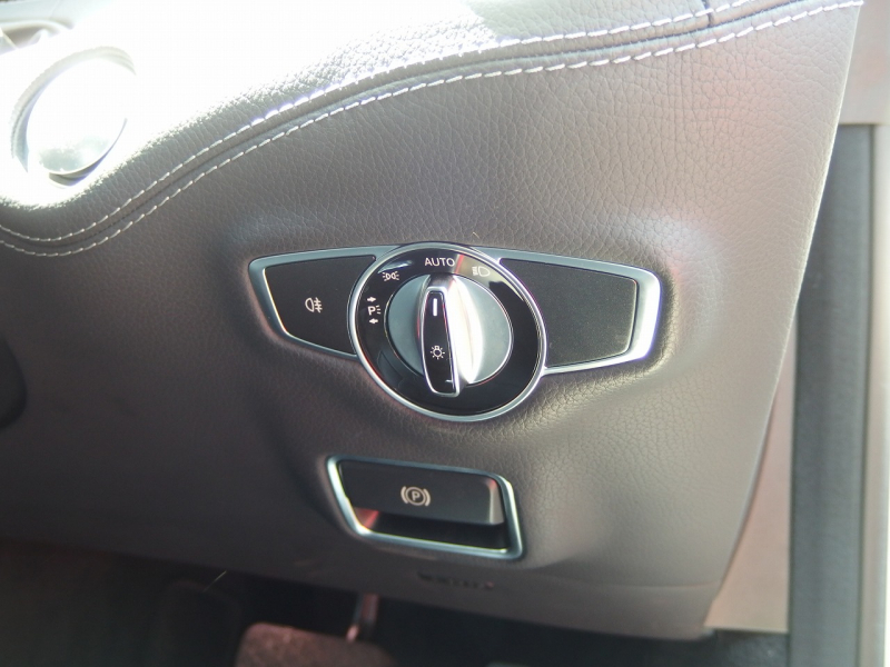 メルセデスベンツ&nbsp;Sクラス&nbsp;S550クーペ　正規D車　右ハンドル　マイバッハ純正20インチアルミホイール　ロワリングキット&nbsp;中古車