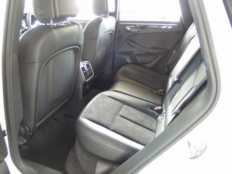 ポルシェ&nbsp;マカン&nbsp;S　正規ディーラー車　EUR-GTエアロ　ESダウンサス　ES22インチアルミホイール　スポクロPKG&nbsp;中古車