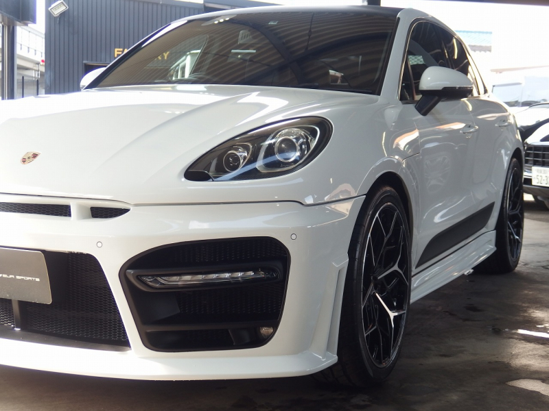 ポルシェ&nbsp;マカン&nbsp;S　正規ディーラー車　EUR-GTエアロ　ESダウンサス　ES22インチアルミホイール　スポクロPKG&nbsp;中古車