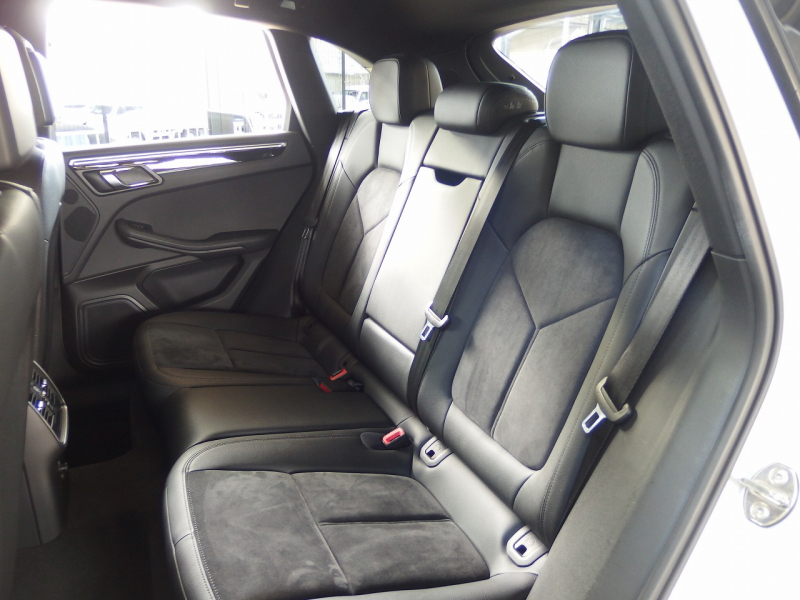 ポルシェ&nbsp;マカン&nbsp;S　正規ディーラー車　EUR-GTエアロ　ESダウンサス　ES22インチアルミホイール　スポクロPKG&nbsp;中古車