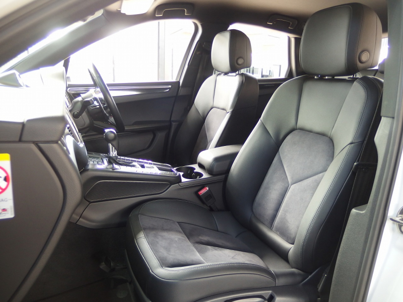 ポルシェ&nbsp;マカン&nbsp;S　正規ディーラー車　EUR-GTエアロ　ESダウンサス　ES22インチアルミホイール　スポクロPKG&nbsp;中古車