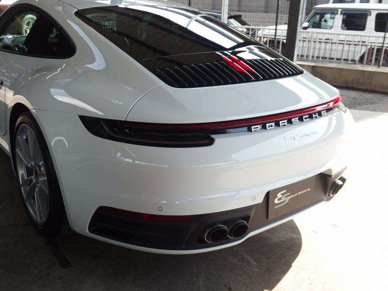 ポルシェ 911(Type992) カレラ　正規ディーラー車　右ハンドル　スポーツクロノPKG　BOSE　スポーツテールパイプ 中古車