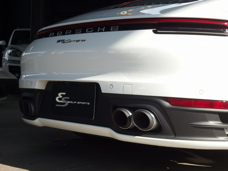 ポルシェ 911(Type992) カレラ　正規ディーラー車　右ハンドル　スポーツクロノPKG　BOSE　スポーツテールパイプ 中古車