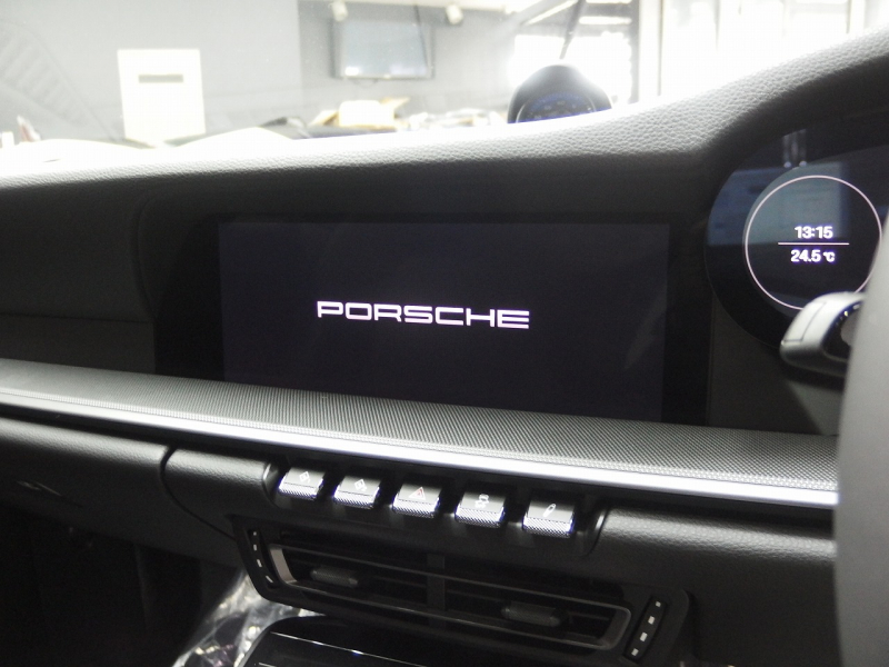 ポルシェ 911(Type992) カレラ　正規ディーラー車　右ハンドル　スポーツクロノPKG　BOSE　スポーツテールパイプ 中古車