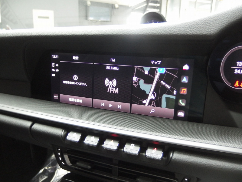 ポルシェ 911(Type992) カレラ　正規ディーラー車　右ハンドル　スポーツクロノPKG　BOSE　スポーツテールパイプ 中古車