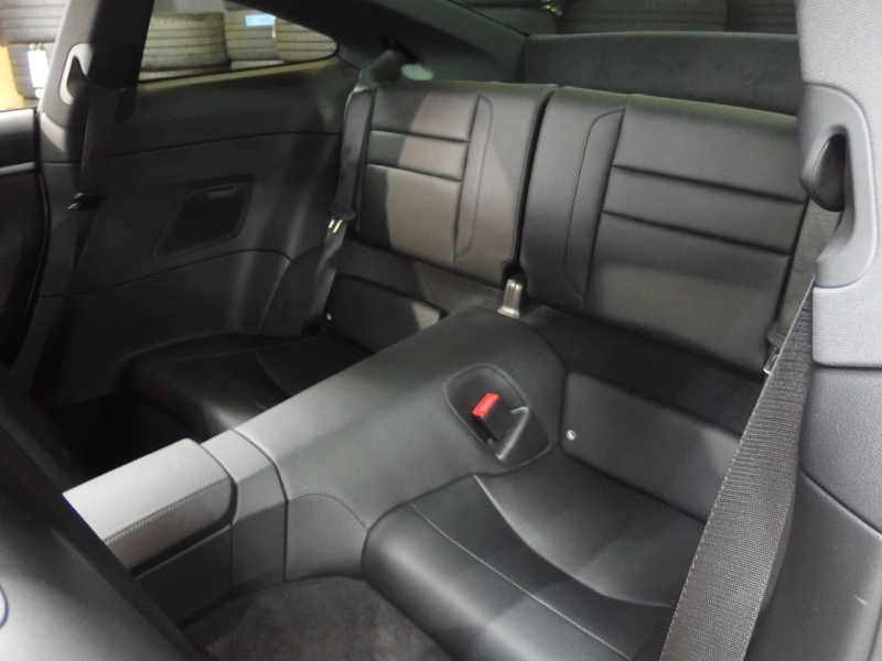 ポルシェ 911(Type992) カレラ　正規ディーラー車　右ハンドル　スポーツクロノPKG　BOSE　スポーツテールパイプ 中古車