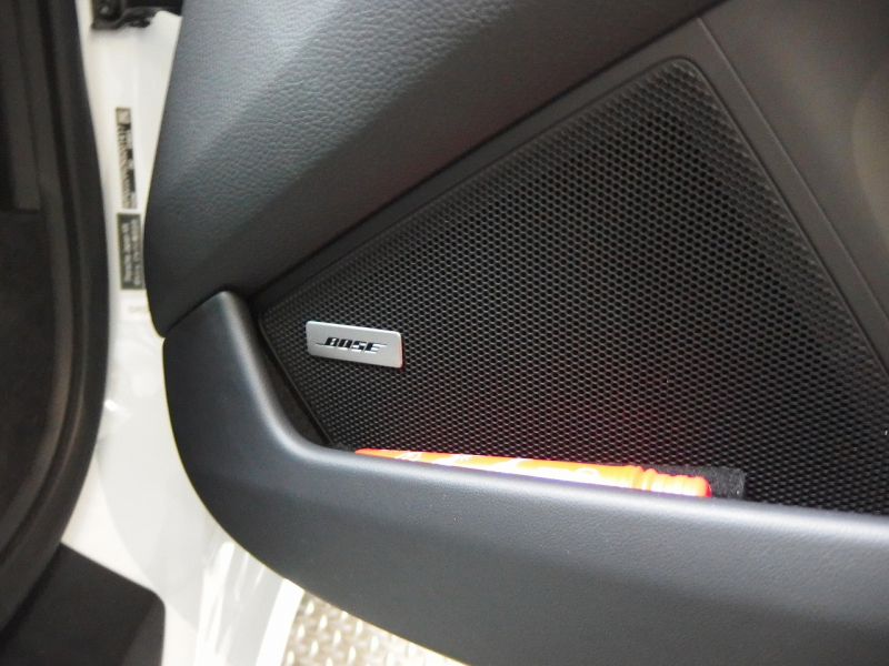 ポルシェ 911(Type992) カレラ　正規ディーラー車　右ハンドル　スポーツクロノPKG　BOSE　スポーツテールパイプ 中古車