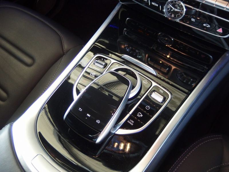 メルセデスベンツ&nbsp;Gクラス&nbsp;G400d　メーカー保証継承R8/7月迄　右ハンドル　AMGラインPKG　ラグジュアリーPKG&nbsp;中古車