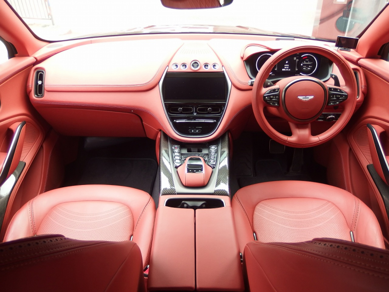 アストンマーティン&nbsp;DBX&nbsp;正規ディーラー車　右ハンドル&nbsp;中古車