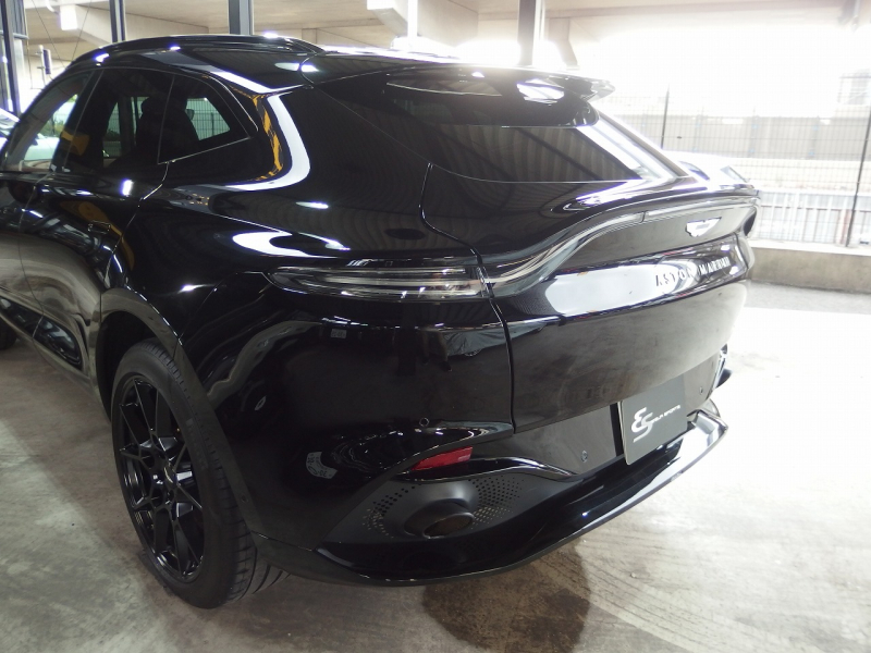 アストンマーティン&nbsp;DBX&nbsp;正規ディーラー車　右ハンドル&nbsp;中古車