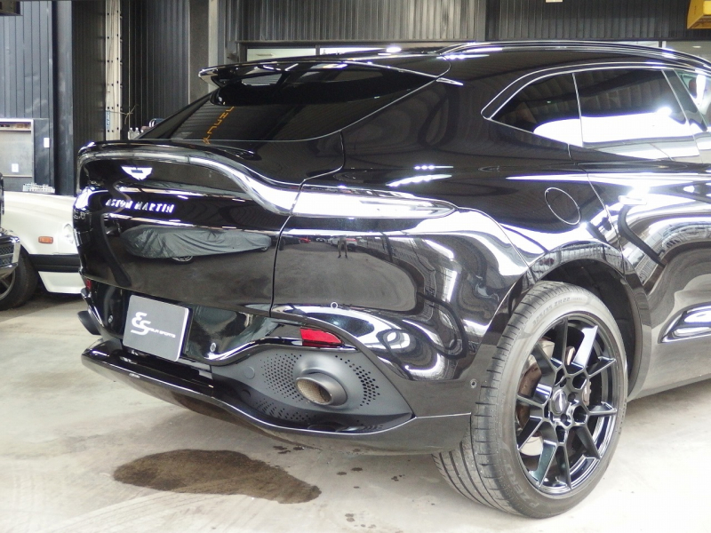 アストンマーティン&nbsp;DBX&nbsp;正規ディーラー車　右ハンドル&nbsp;中古車