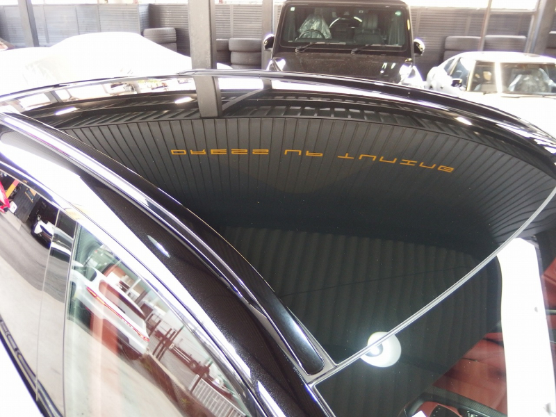 アストンマーティン&nbsp;DBX&nbsp;正規ディーラー車　右ハンドル&nbsp;中古車