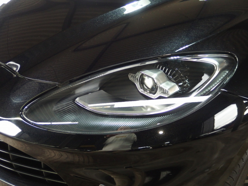 アストンマーティン&nbsp;DBX&nbsp;正規ディーラー車　右ハンドル&nbsp;中古車