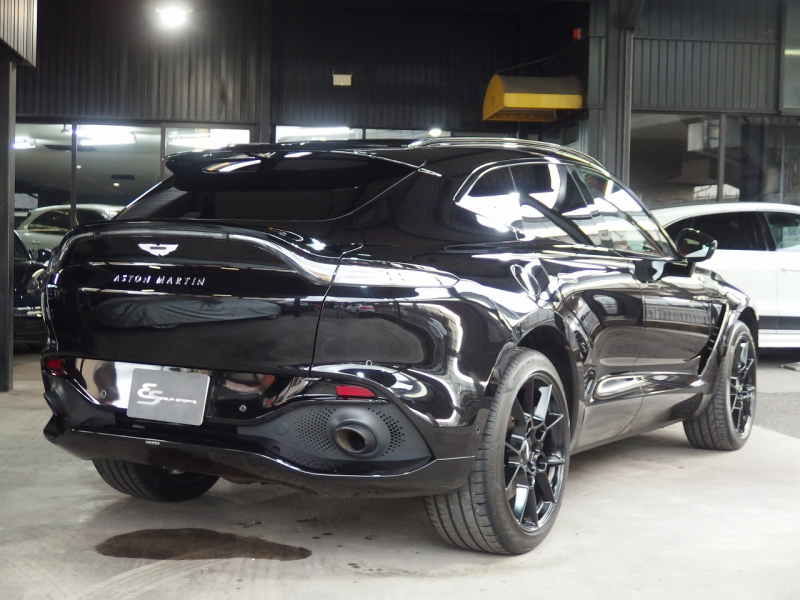 アストンマーティン&nbsp;DBX&nbsp;正規ディーラー車　右ハンドル&nbsp;中古車